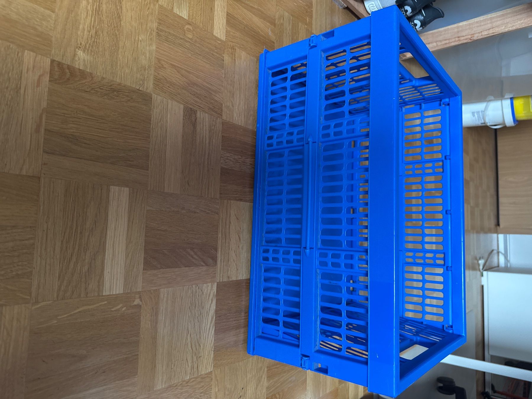 Küchengeräte: Blue folding crate used – Gebraucht aus Thalwil von Maricortin 1