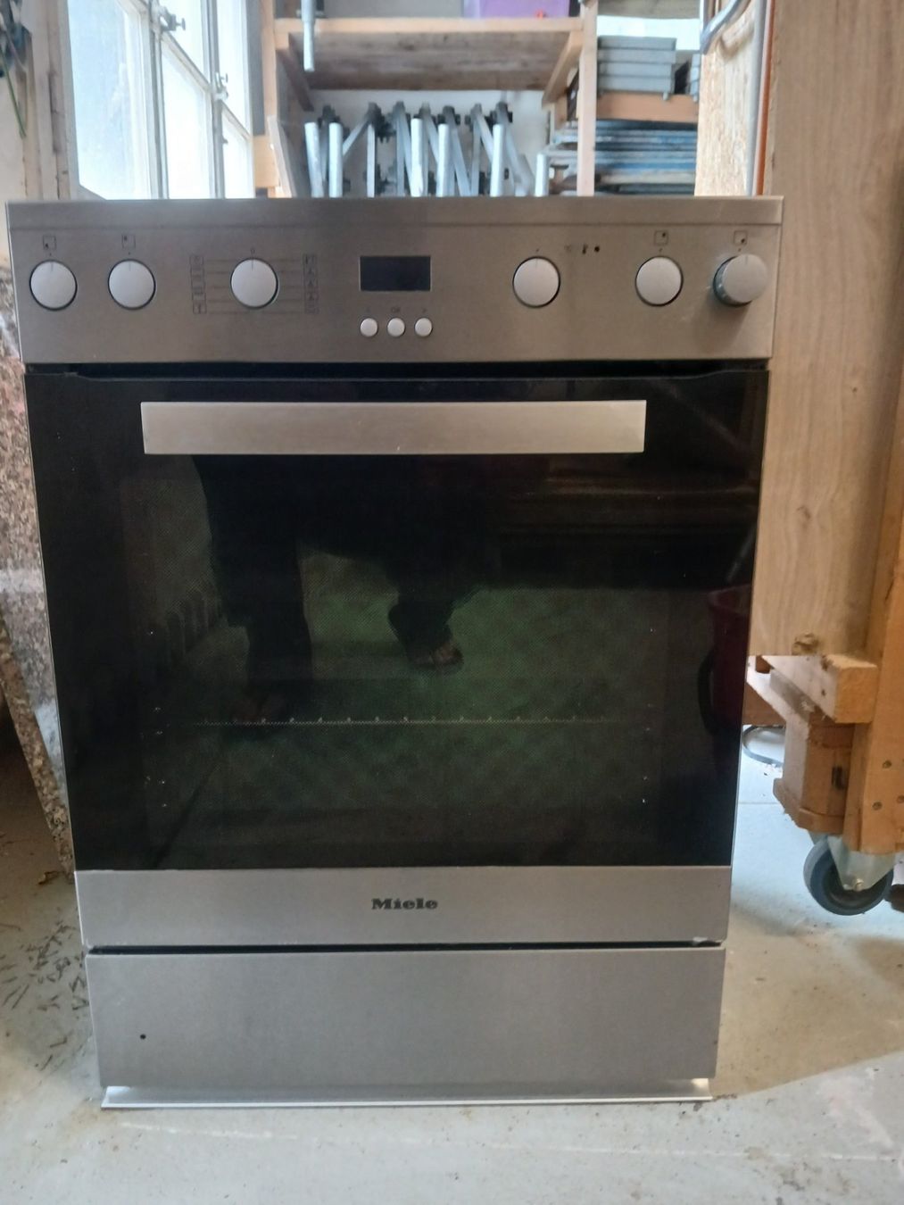 Miele Backöfen: Backofen Miele – Gebraucht aus Schöftland von ValtraBM100
