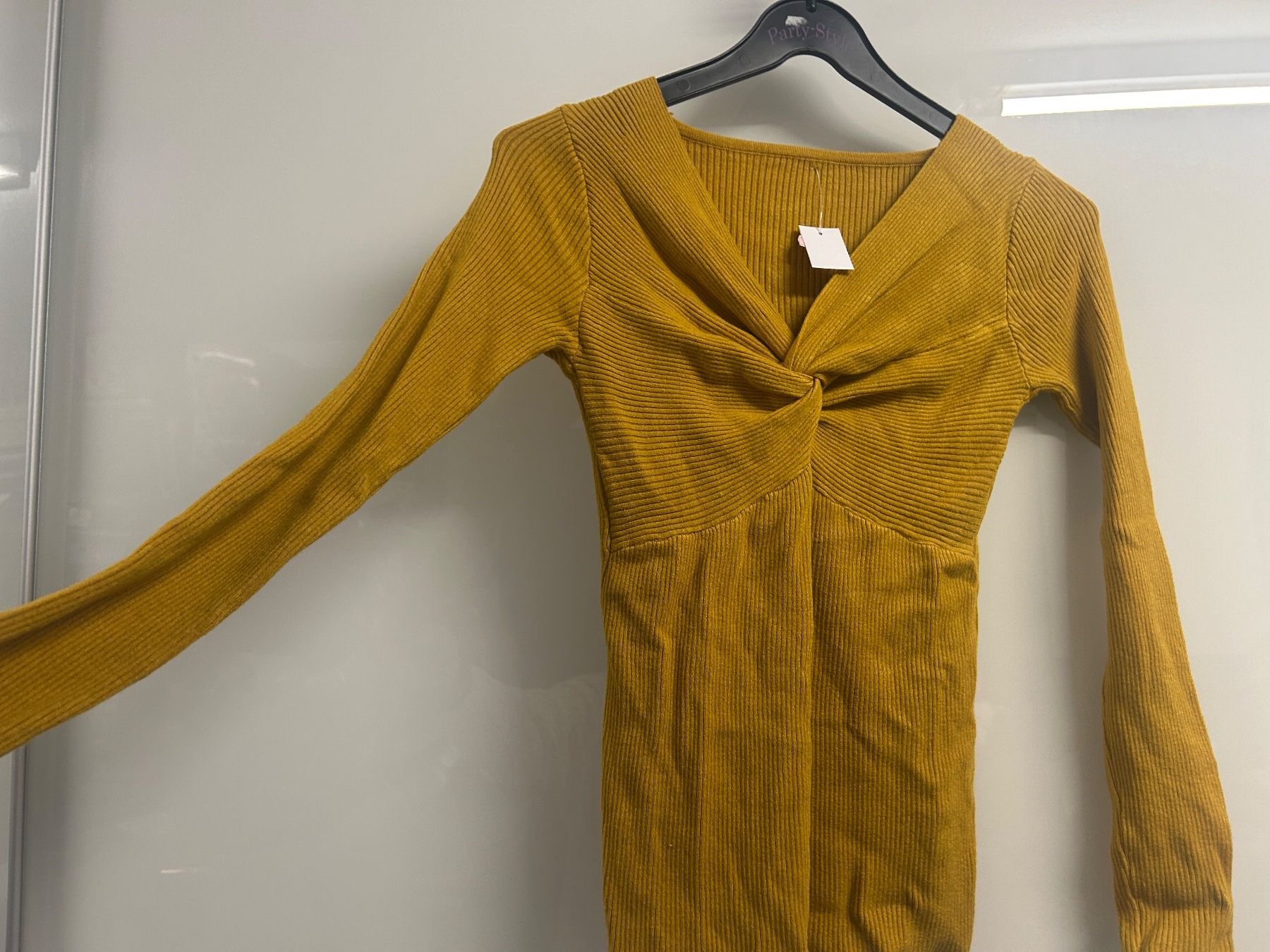 Maglioni & Felpe: Pullover Figurbetont Senffarbe One Size Neu – Nuovo e nell'imballaggio originale da Regensdorf venduto da Spyke55 2