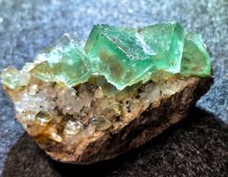 Fluorit-Rohstück (grün) 💚✨36g