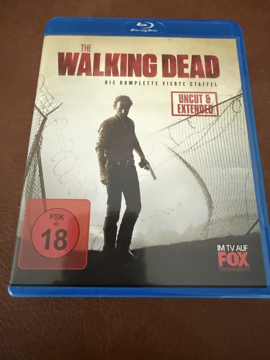 Tutti i DVDs: Walking Dead - Komplette vierte Staffel Blu-ray DVD – Usato da Belp venduto da Smiley90