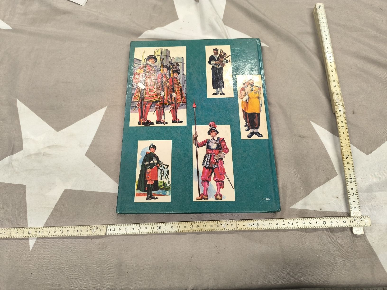 Riviste & Magazine: BUCH.   Les plus beaux UNIFORMES d'Europe – Usato da Cama venduto da anto_a 6