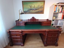 Schreibtisch antik mit Ledereinlage