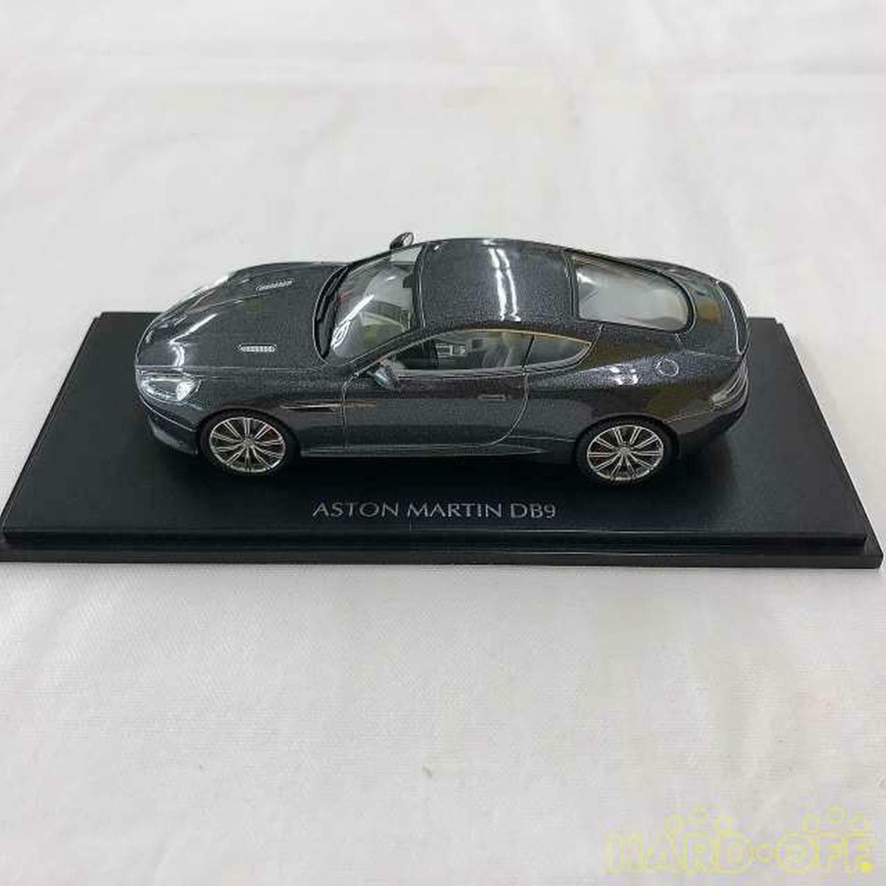 Aston Martin Modellini d'auto: Aston Martin DB9 Phase III 2012-2015 Meteorite Silver met. – Nuovo e nell'imballaggio originale da Gerlafingen venduto da espero88 2