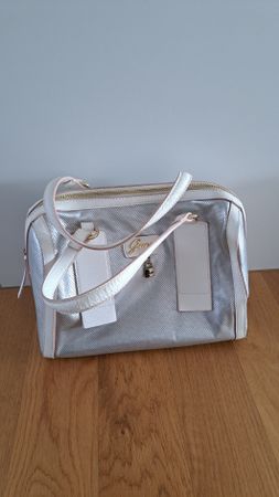 Elegante Guess Handtasche, Silber-Weiss, Top Zustand!