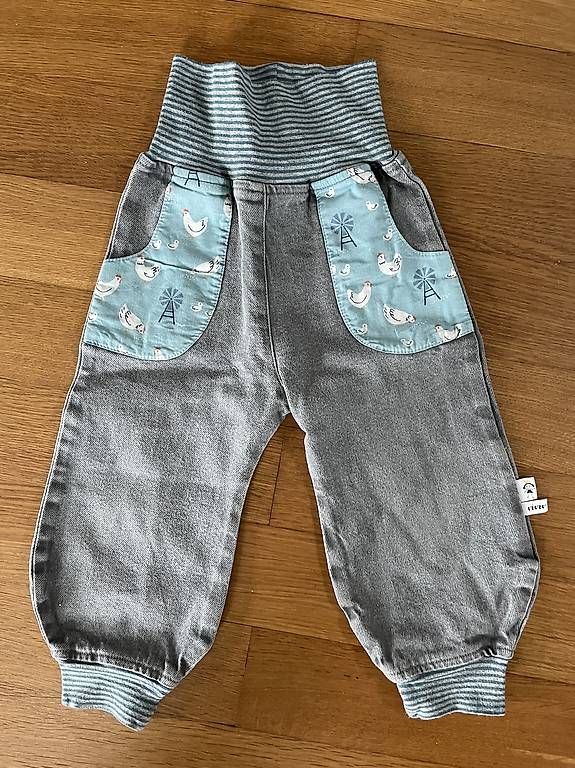 Pantaloni: Hosen Grösse 92 – Usato da Aarau venduto da regifee6 1