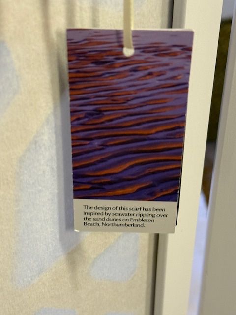 Foulard & Sciarpe: National Trust silk scarf – Nuovo e nell'imballaggio originale da Grund b. Gstaad venduto da PlageNeige 1