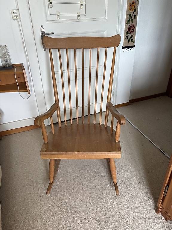 Chaises: Schaukelstuhl – D'occasion à Biel-Benken BL par AngiSchaefer 1