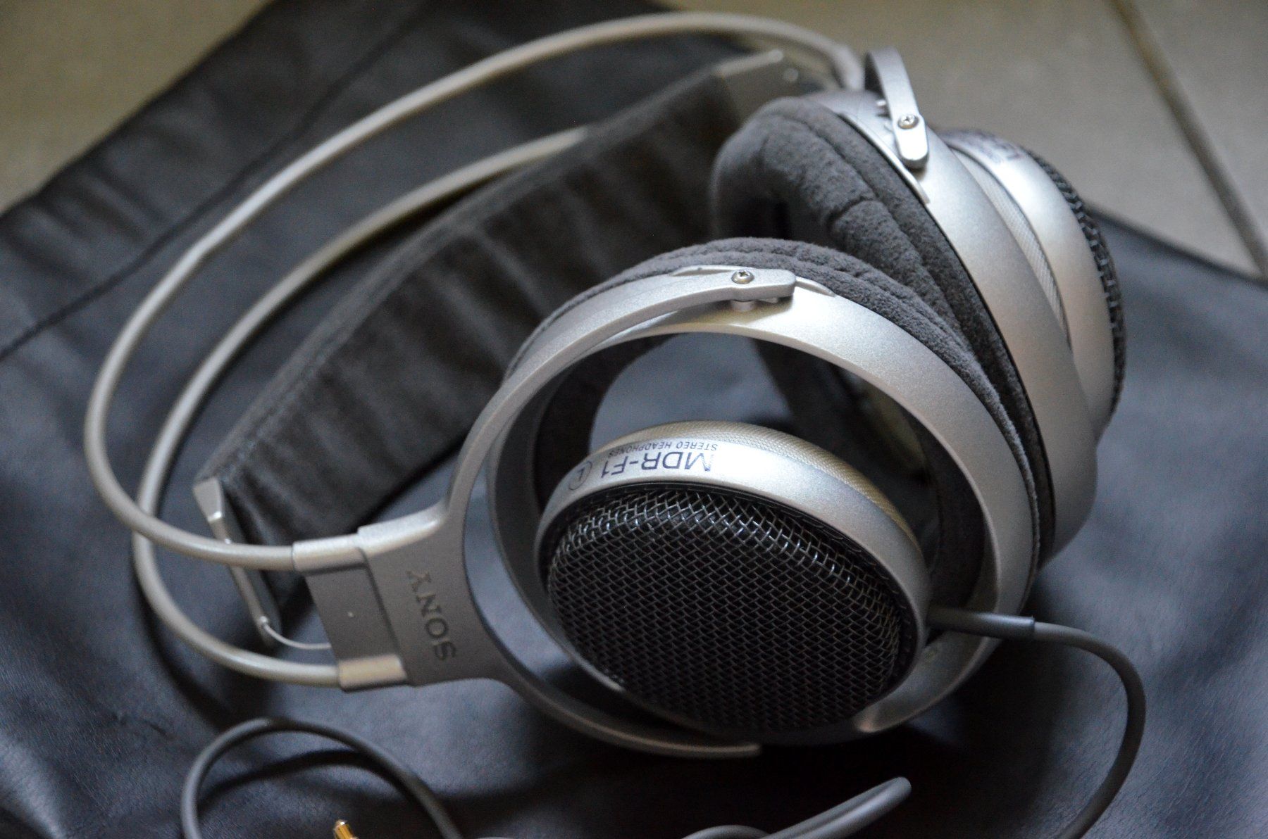 Parrot Kopfhörer: Sony MDR-F1 Kopfhörer / casque audio – Gebraucht aus Collonges von arashee 5