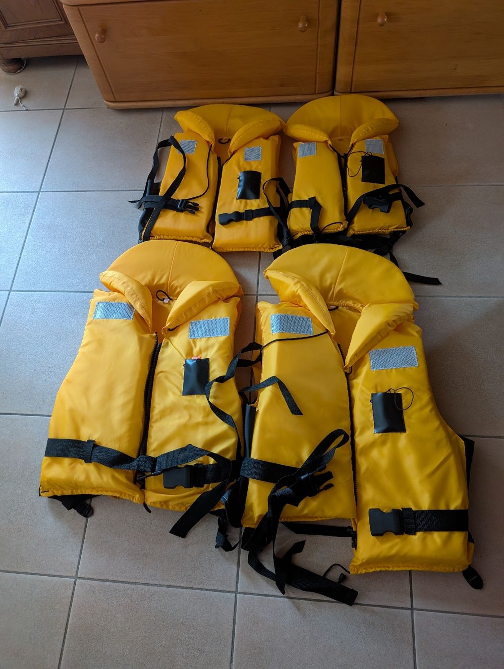 Schwimmwesten: Schwimmwesten – Neu (gemäss Beschreibung) aus Lengnau AG von angelaheinz