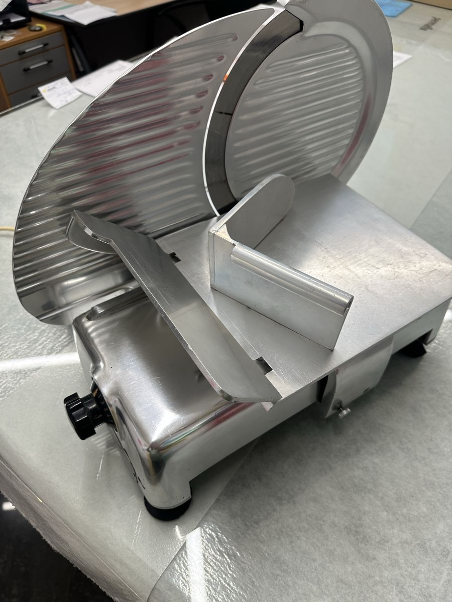 Küchengeräte: Schneidemaschine Benz 20742 gebraucht – Gebraucht aus Bichelsee von 123Tremp321