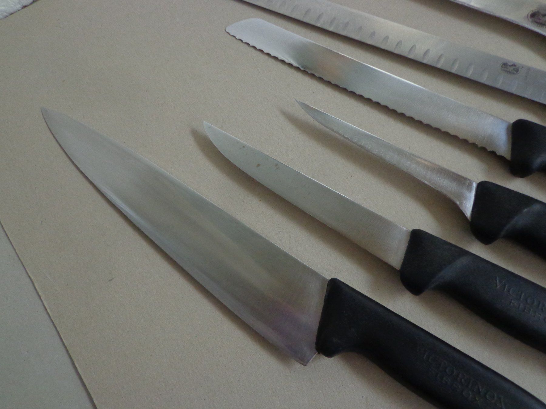 Victorinox Coltelli da cucina: 6 verschiedene Victorinox Küchenmesser – Usato da Zofingen venduto da schmidi67 1