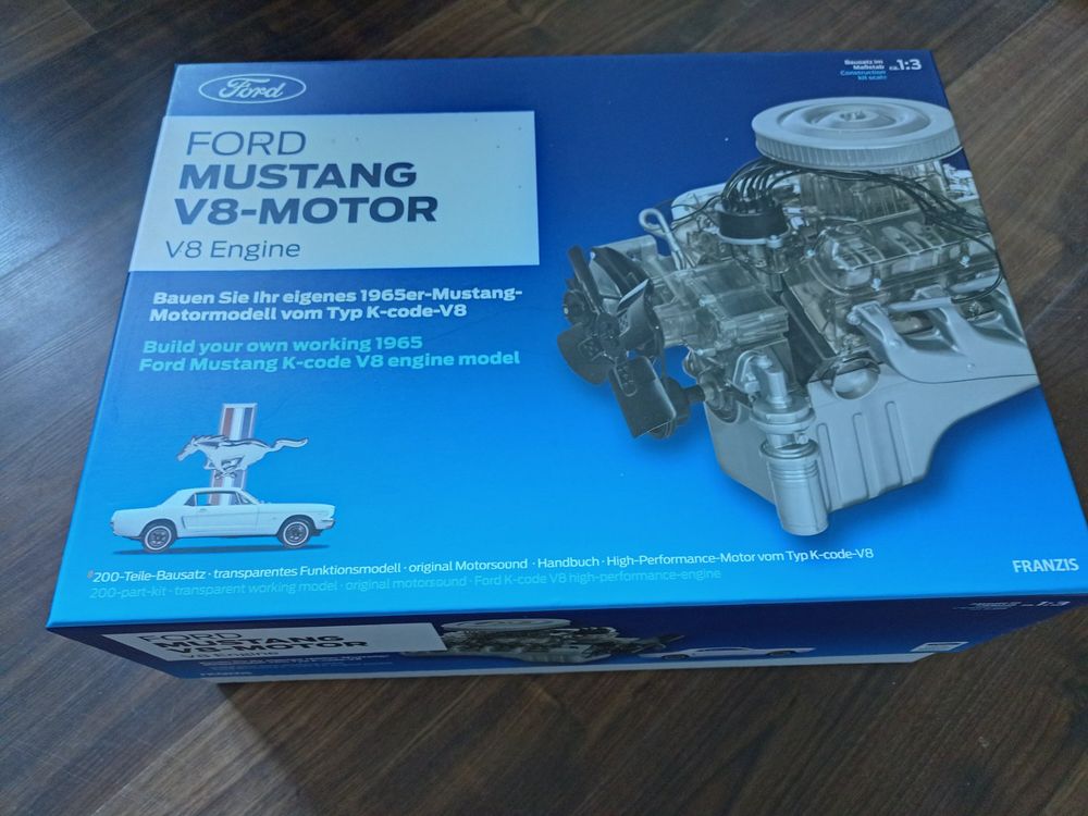 Franzis V8-Motor Bausatz | Modellbau Achtzylindermotor