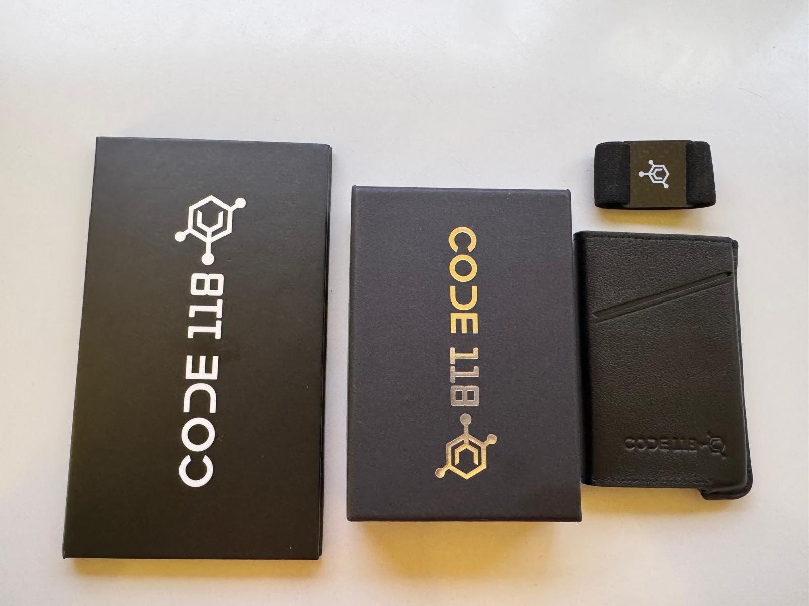 Portafogli: CODE 118 Smart Wallet Schwarz + Find My Tracker, Lederhülle – Nuovo (secondo la descrizione) da Staufen venduto da jei_7bfb 4