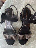 1 paire de chaussures pointure 40 selon photos