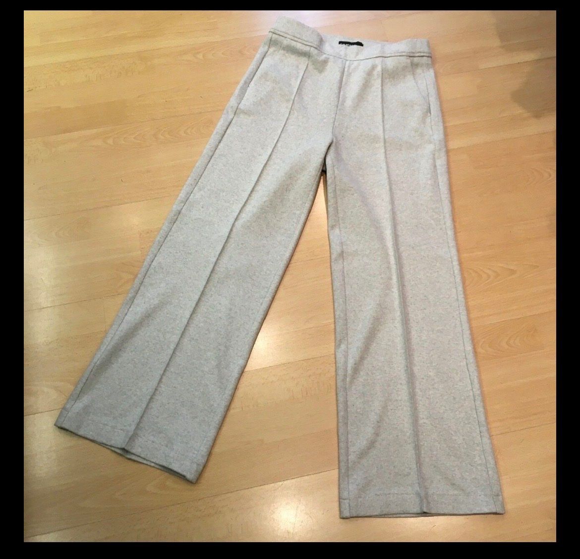 Cambio Pantaloni: Trendige Marlenehose von Cambio, hellgrau, Gr. 36 – Usato da Hünenberg See venduto da ECLB
