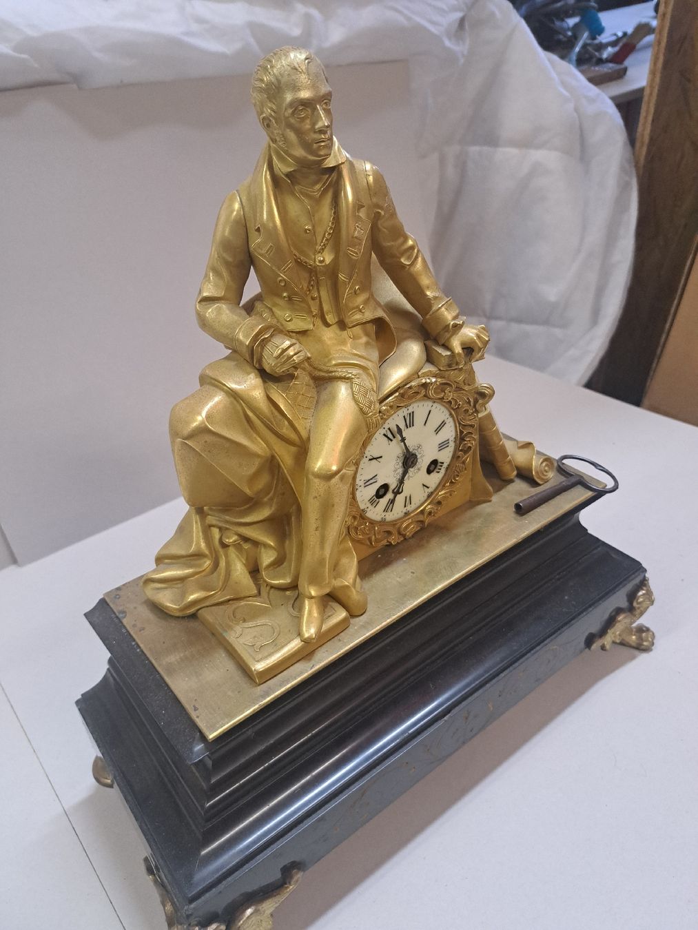 Orologi da terra & Orologi da parete: Antike Kaminuhr "Walter Scott" Messing . – Usato da Grossdietwil venduto da hufi10 1