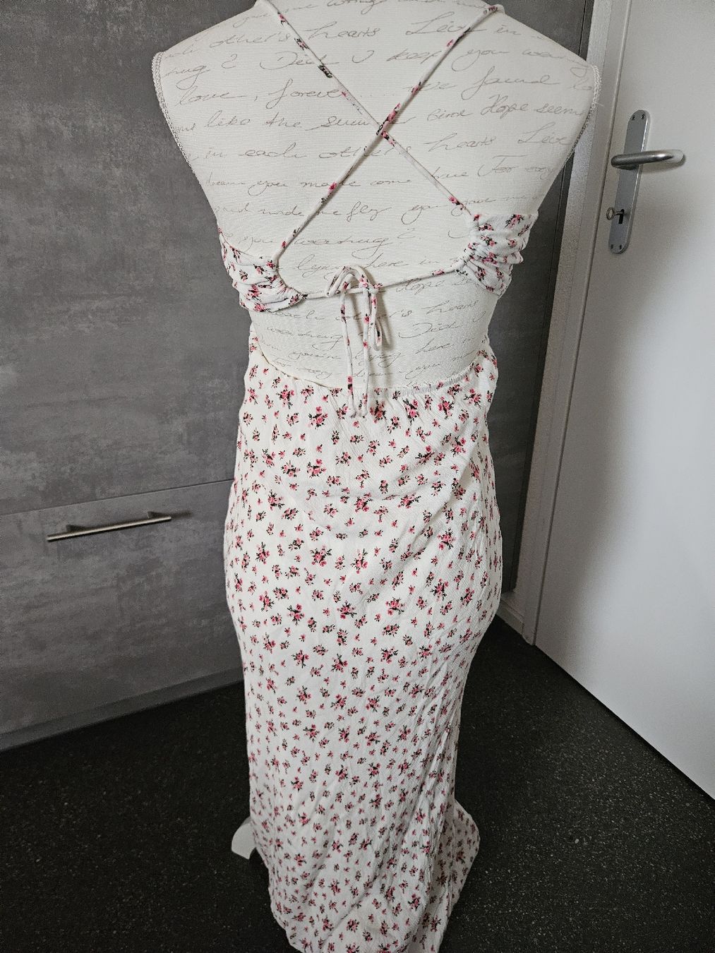 Bershka Kleider: Bershka Blumen Kleid lang Grösse XS  – Neu (gemäss Beschreibung) aus Anwil von tamoos 1