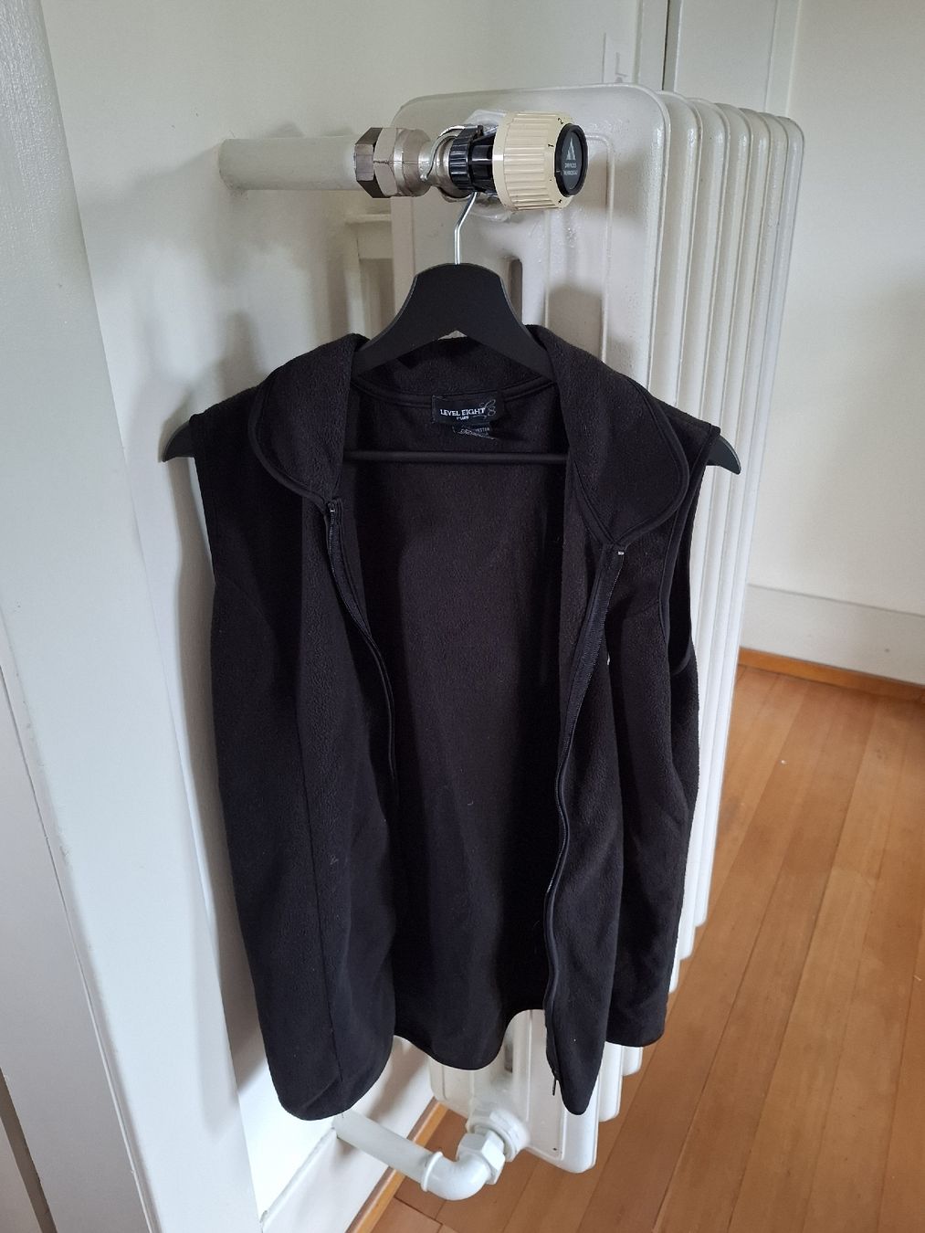 Gilets & Westen: Fleece Weste – Gebraucht aus Muri b. Bern von hos_qg29 1