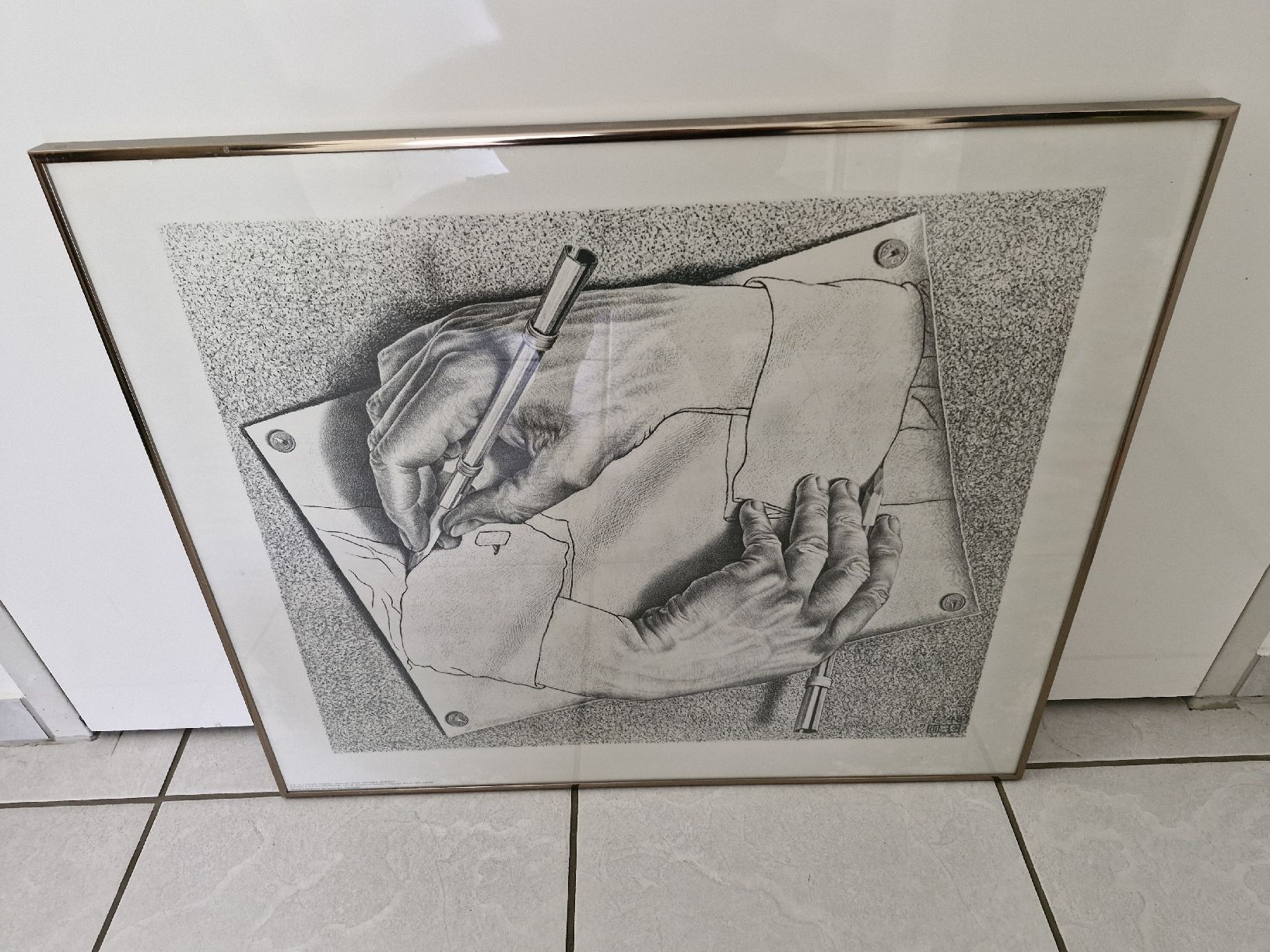 Foto & Immagini: Lithografie von M.C. Escher "Hand mit Schreibendem" – Usato da Frauenfeld venduto da Kasico