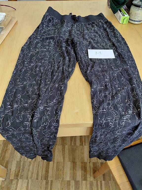 Hosen: Hose gr. M – Gebraucht aus Ostermundigen von deb1deb1