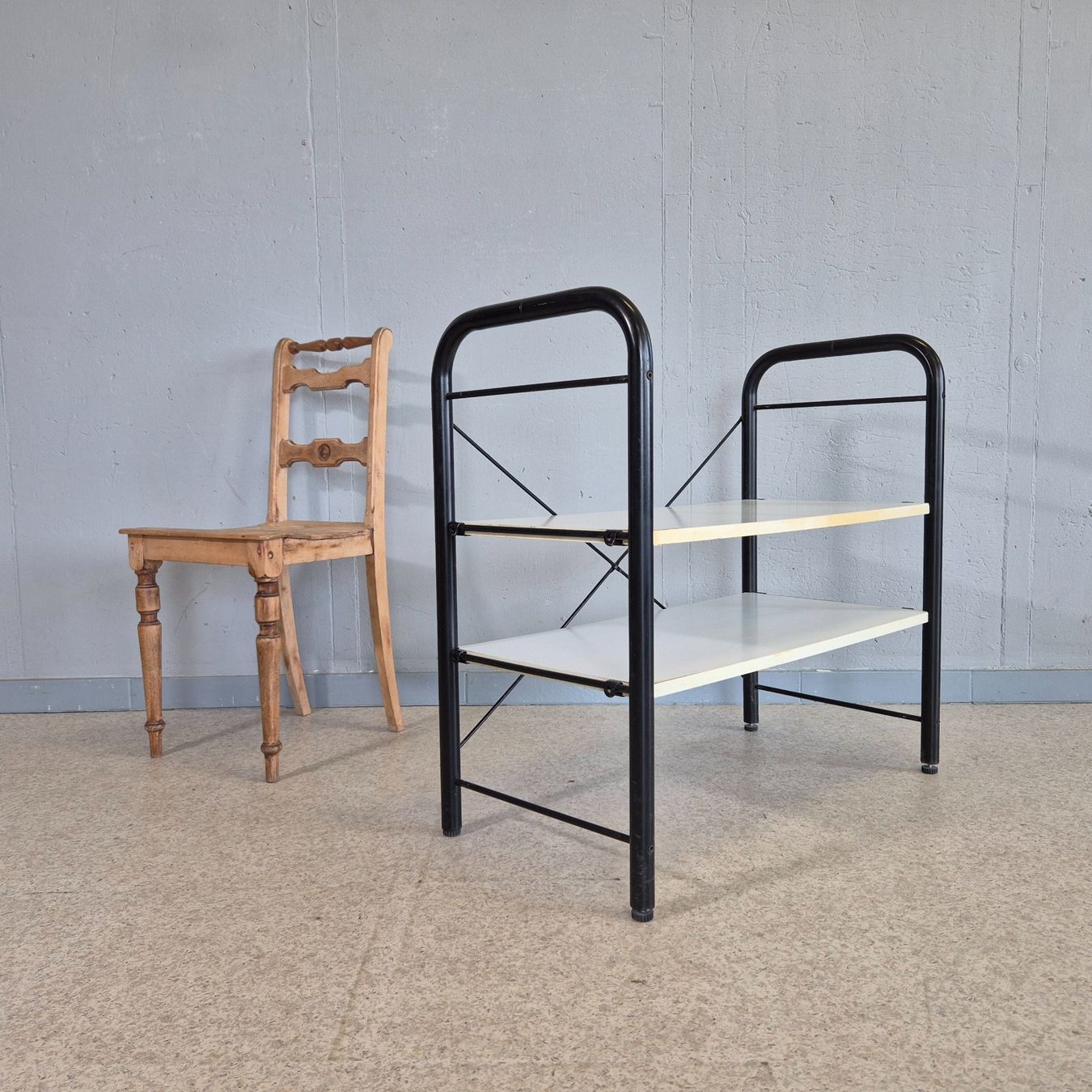 Scaffali: Black&White Design Standregal Regal Shelf – Usato da Nottwil venduto da Wondewa-Shop 1