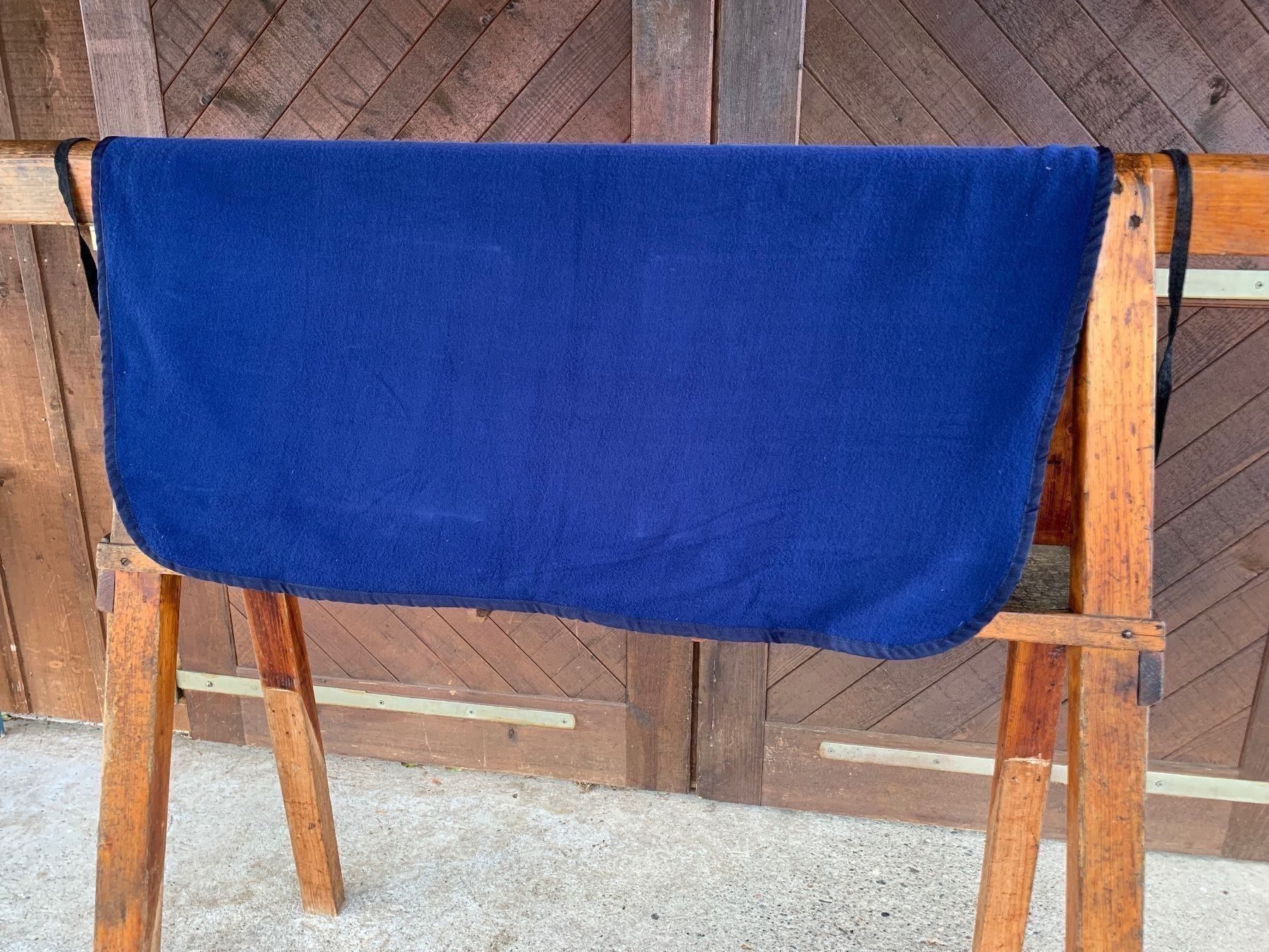 Carrozze: schöne dunkelblaue Bockdecke – Usato da Feldbach venduto da Olive1 8