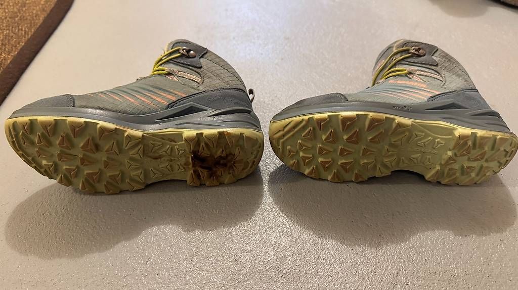 Scarpe per ragazzi: Lowa Wanderschuh / Winterschuh Gr. 30 – Usato da Au ZH venduto da haedae 1