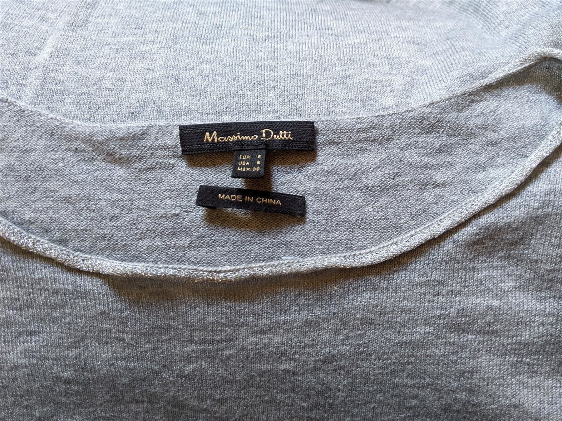 Massimo Dutti Maglioni & Felpe: MASSIMO DUTTI : Fin et doux pull gris avec col argenté S – Nuovo (secondo la descrizione) da Petit-Lancy venduto da lilycerise 1