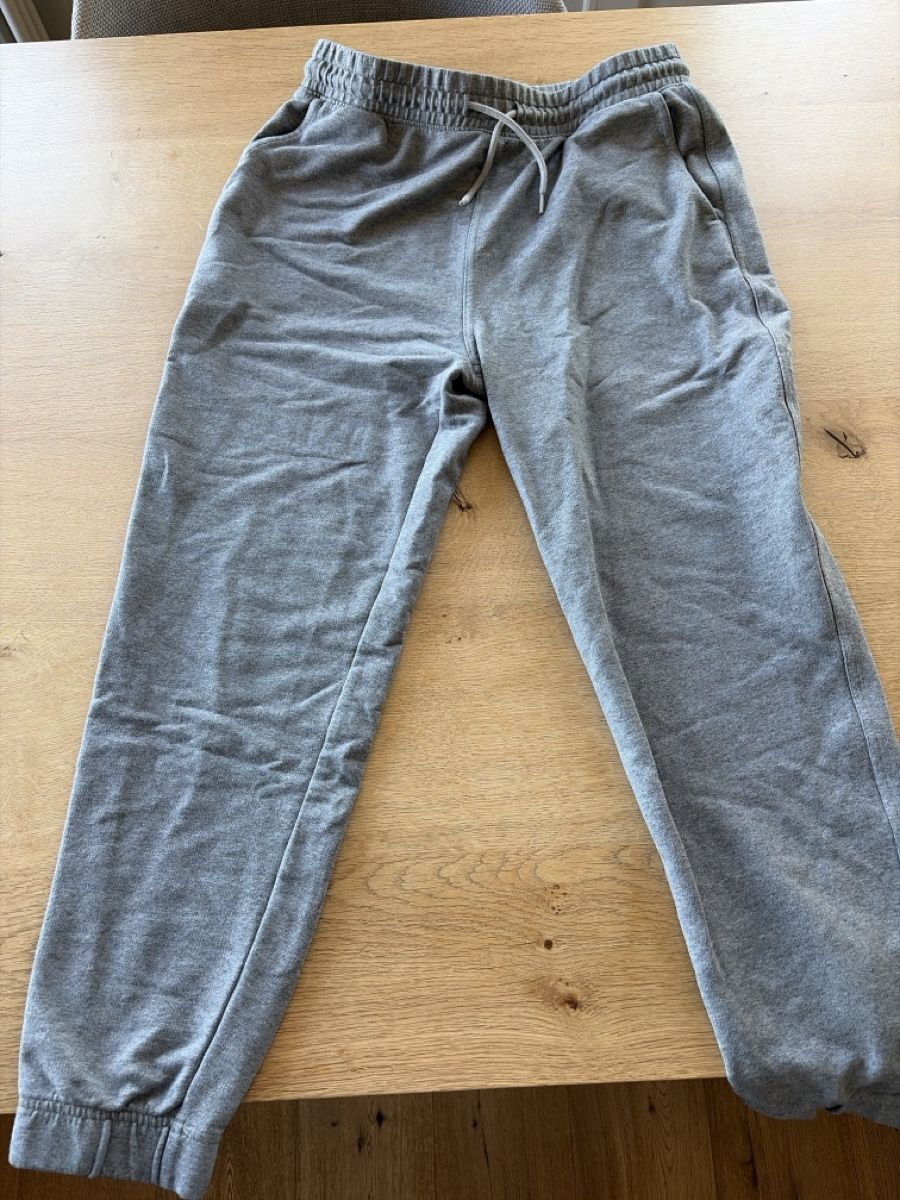 Pantaloni: Trainerhose grau, L – Usato da speicher venduto da danicole