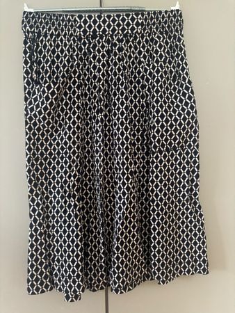 Damen Mezzo- Rock H&M gemustert schwarz-creme, Grösse M
