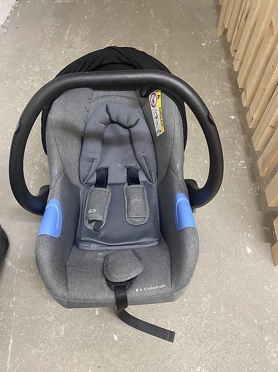Seggiolini per auto: Kindersitz  – Usato da Zürich venduto da ER- 3