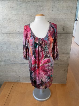 Robe Desigual Taille M Motifs Colorés, Superbe pour l'été!