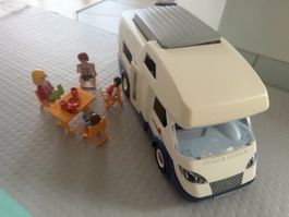 Playmobil Wohnmobil mit Figuren & Zubehör - Sommer Spass!