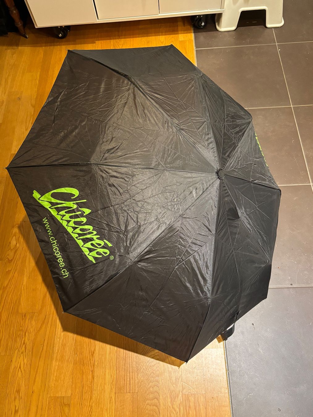 Ombrelli: 4 Regenschirme zusammenklappbar – Usato da Luzern venduto da Sontru 2
