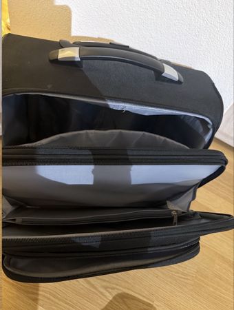 Rollkoffer schwarz mit mehreren Fächern guter Zustand