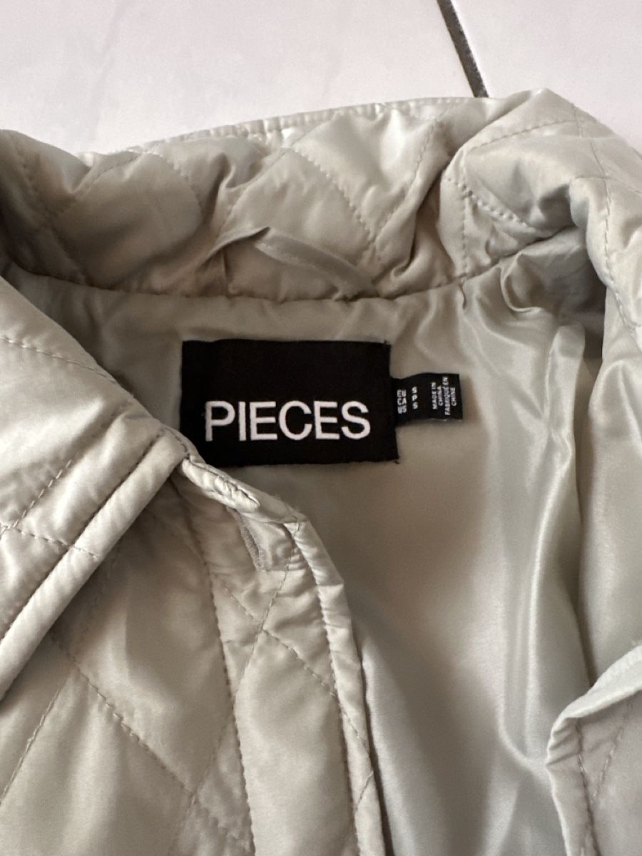 Pieces Giacche: Pieces Steppjacke lindengrün Gr. S – Usato da Wileroltigen venduto da torro11 1