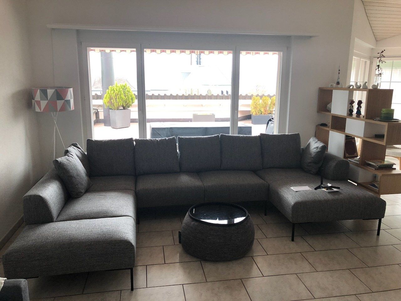 Divani: Polstergruppe - Sofa - U-Form Wohnlandshaft – Usato da Gebenstorf venduto da doomedsardines