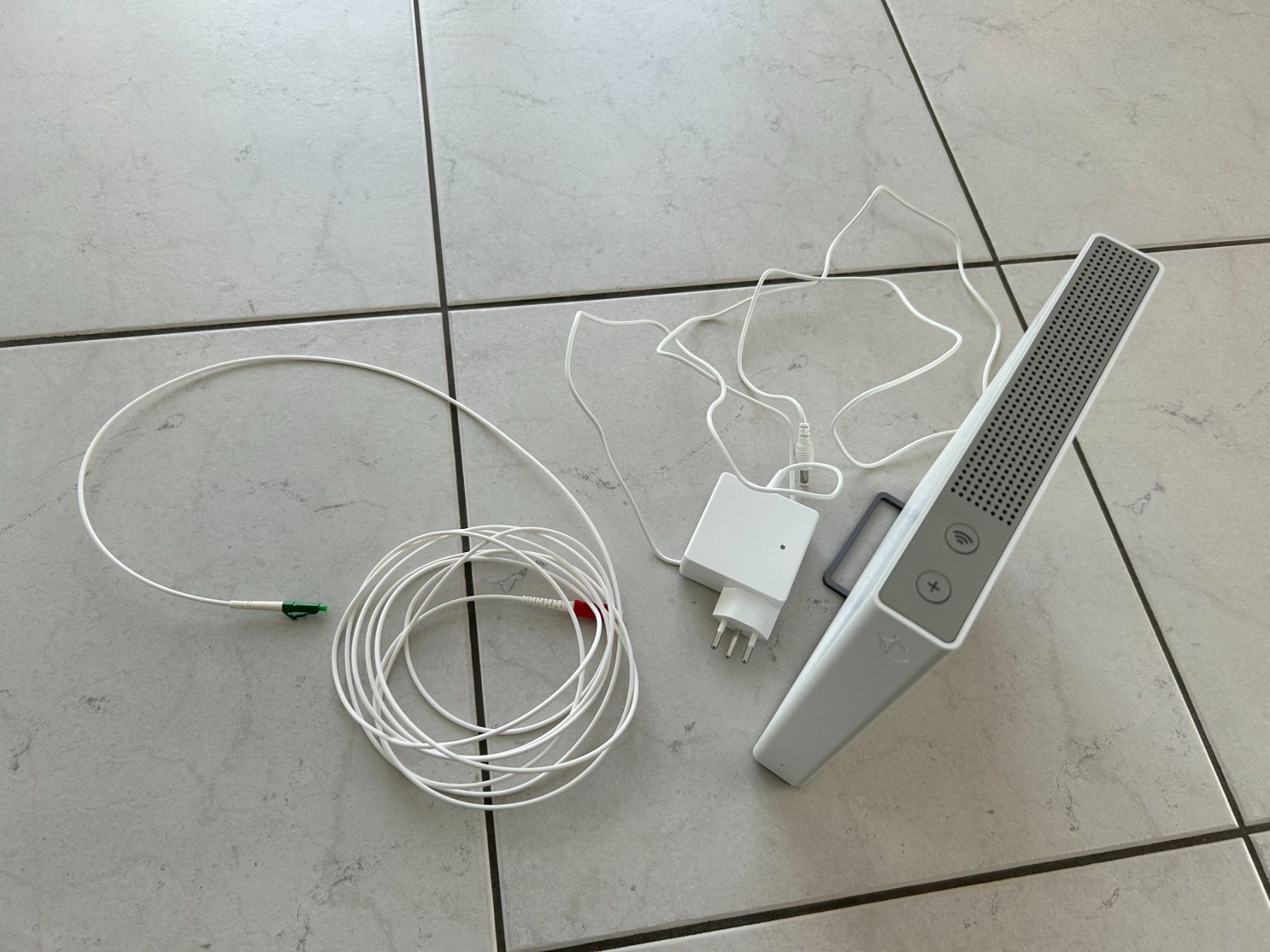 Swisscom Modem & Router: Swisscom Internet Box 4 Fiber – Usato da Uster venduto da Joelsimondunja