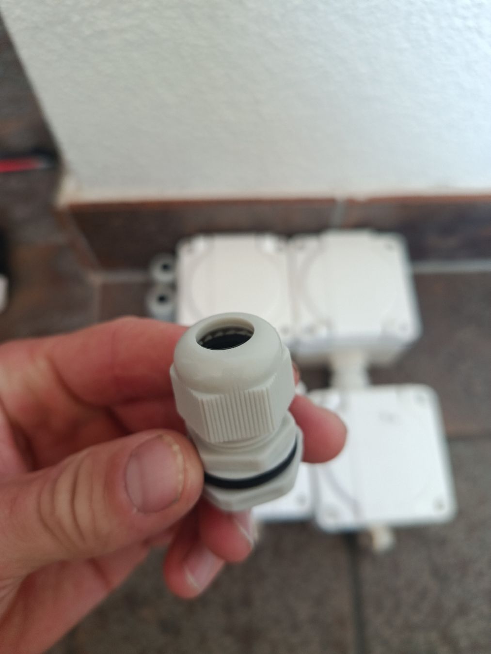 Feller Stecker: Steckdose aufputz mit Klappdeckel weiss gebraucht. IP 55 – Gebraucht aus Staufen von leo_d5c7 2