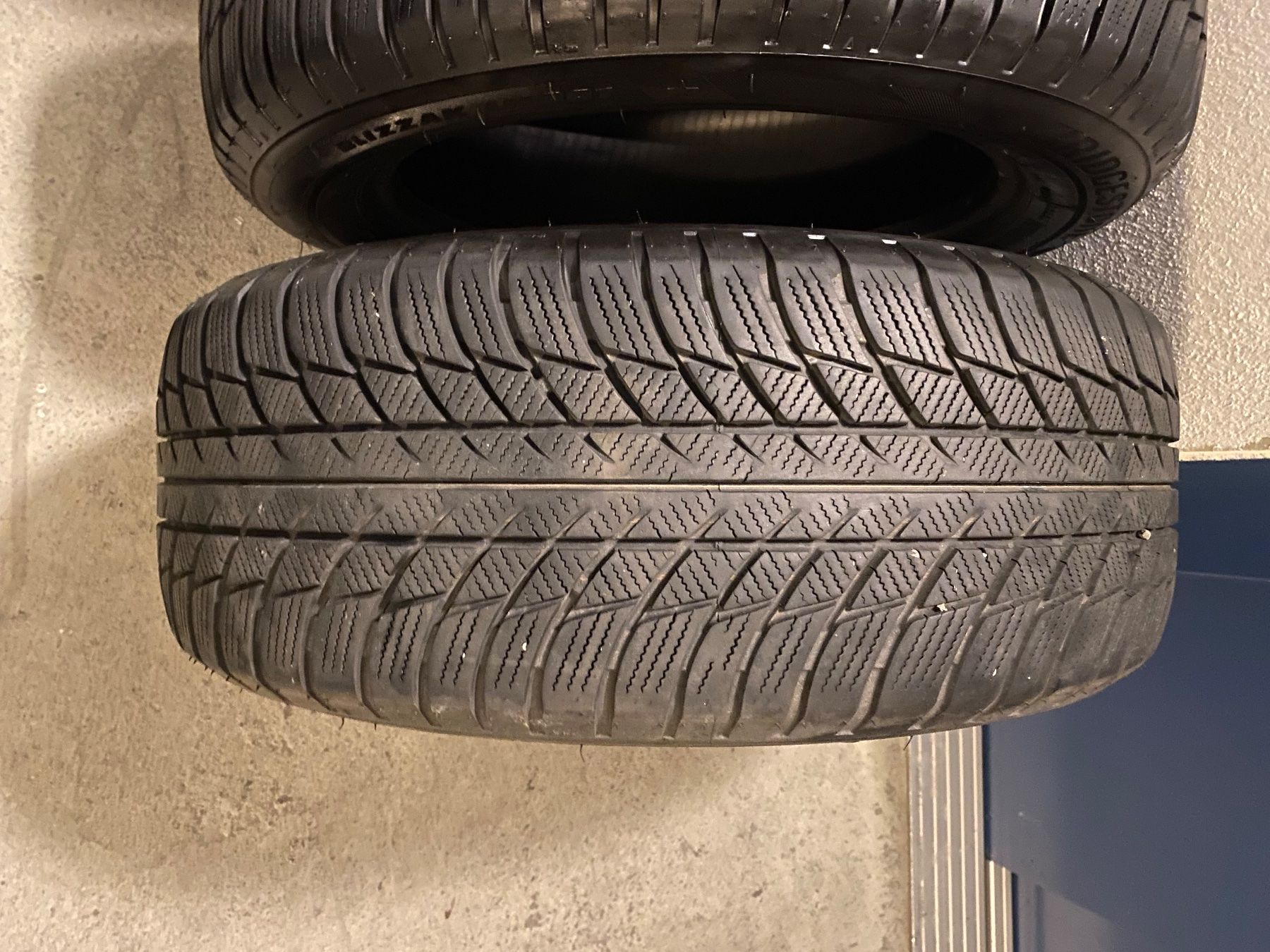 Sonstiges Schreiben & Zeichnen: Pneus d'hiver Bridgestone 225/55/R17 RUNFLAT - 4 pièces – Gebraucht aus Satigny von Save67 3