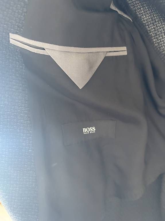 Jacken: Veste Hugo Boss noir taille 48 – Gebraucht aus Geneve von tom_d7f8 1