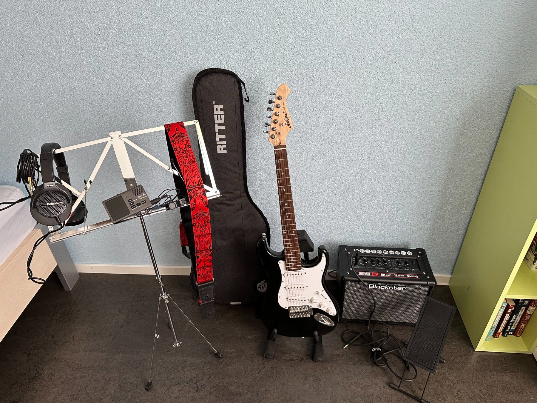 Musikinstrumente: E-Gitarre Set (Kinder) – Gebraucht aus Hünenberg von man_9bqn