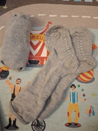 2 Paar Go Baby Go Anti-Rutschsocken 6-12Mte