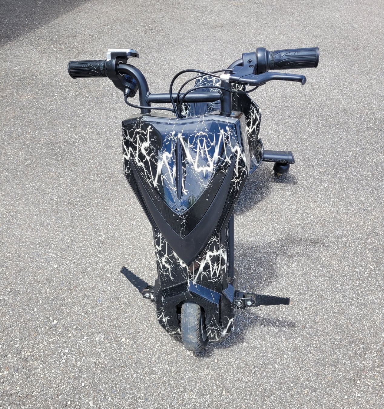 Véhicules pour enfants: Drift Trike - Elektro Dreirad – D'occasion à Lommiswil par lexi17 1