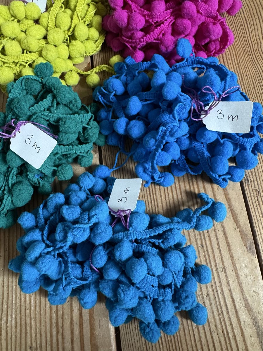 Nastri decorativi: Pompon-Borte 5x3m – Nuovo (secondo la descrizione) da Solothurn venduto da sim_l6lb 5