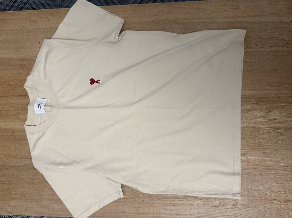 T-Shirts: Ami Paris Tee – Gebraucht aus Schaffhausen von Goni17
