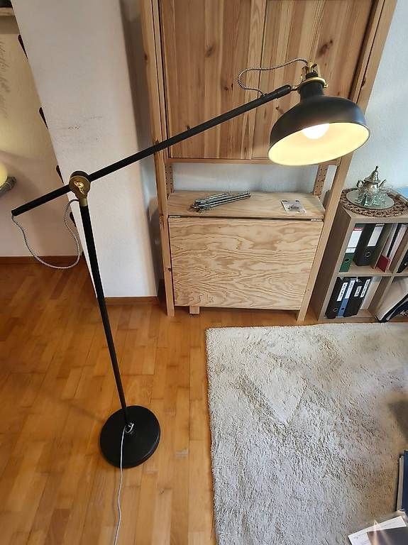 Ikea Lampade: Lampe à pied / Stehlampe – Usato da Bern venduto da pierreantoineblanc 1