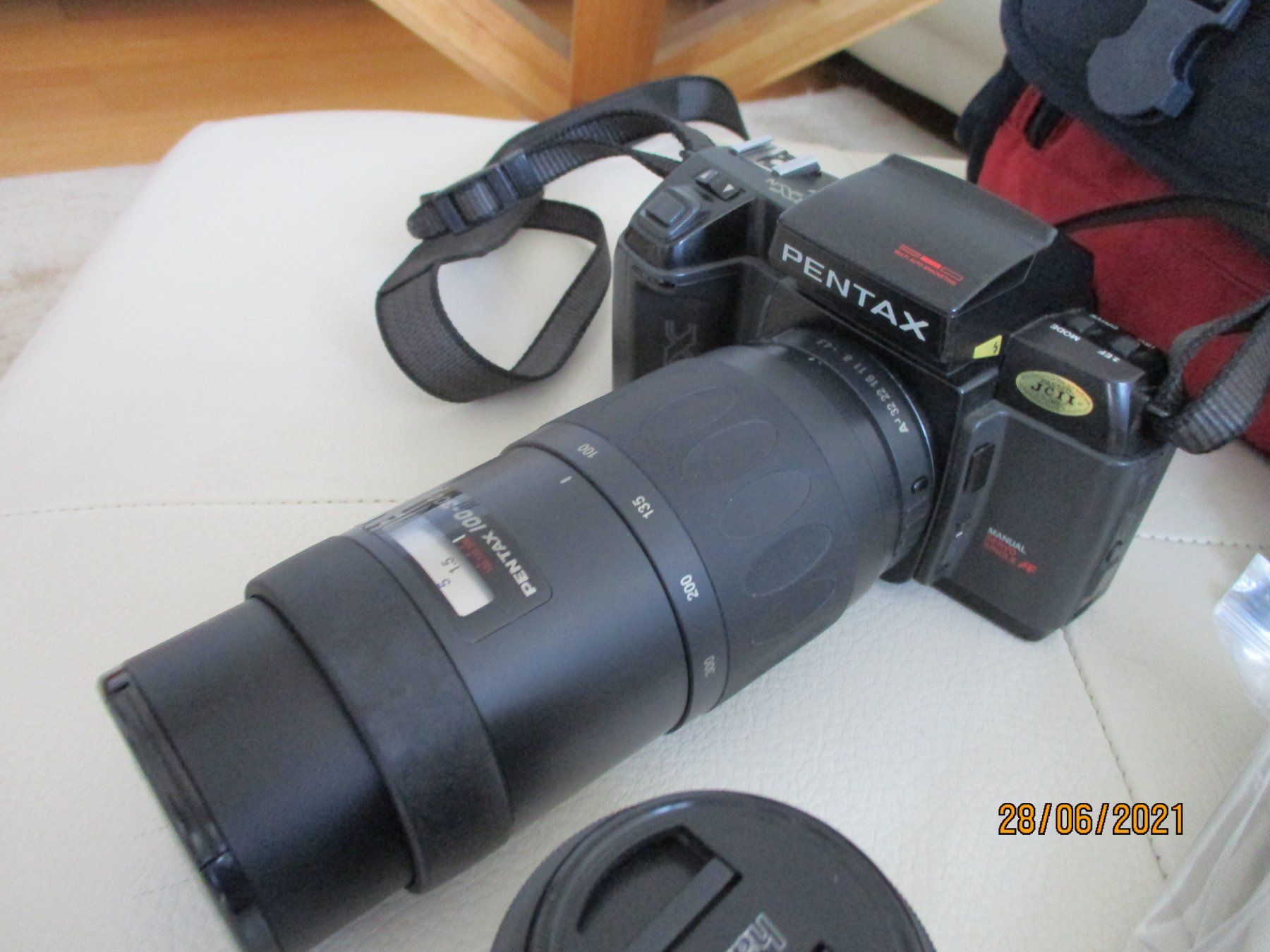 Pentax Fotocamera: Pentax SFxN Analog Kamera mit Zubehör – Usato da Liestal venduto da Disc-Point 3