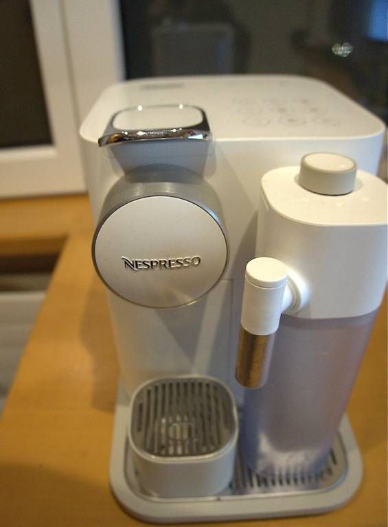 Macchine per caffè & Macchine per espresso: Nespresso Kaffeemaschine – Usato da Dulliken venduto da United_17 2